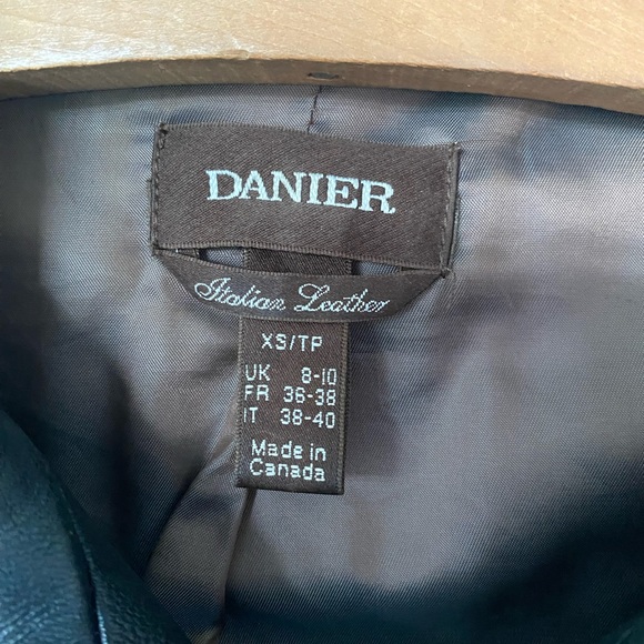 Danier Leather jacket Size XS - Picture 3 of 5
